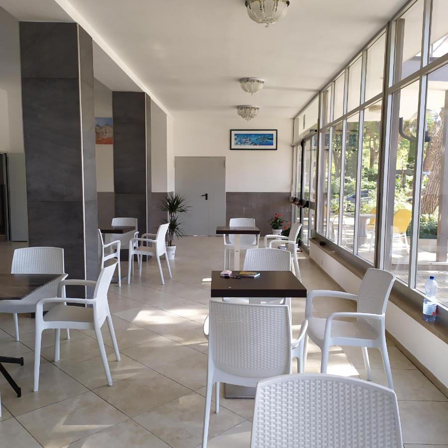 Hotel Madonna Del Pino Cervia Dış mekan fotoğraf